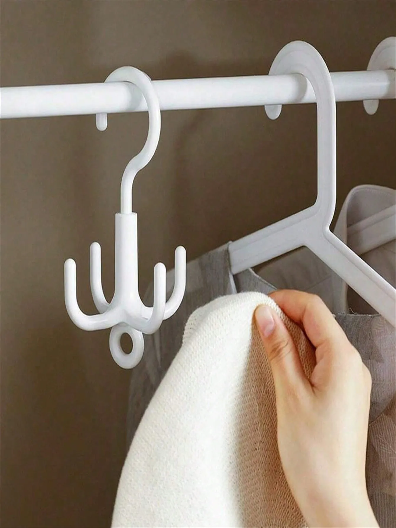 4-Hook Rotating Storage Solution for Clothes and Accessories