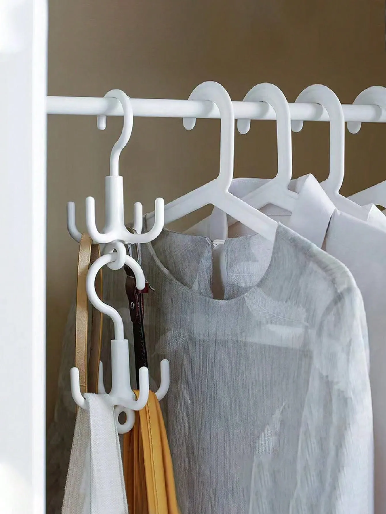 4-Hook Rotating Storage Solution for Clothes and Accessories